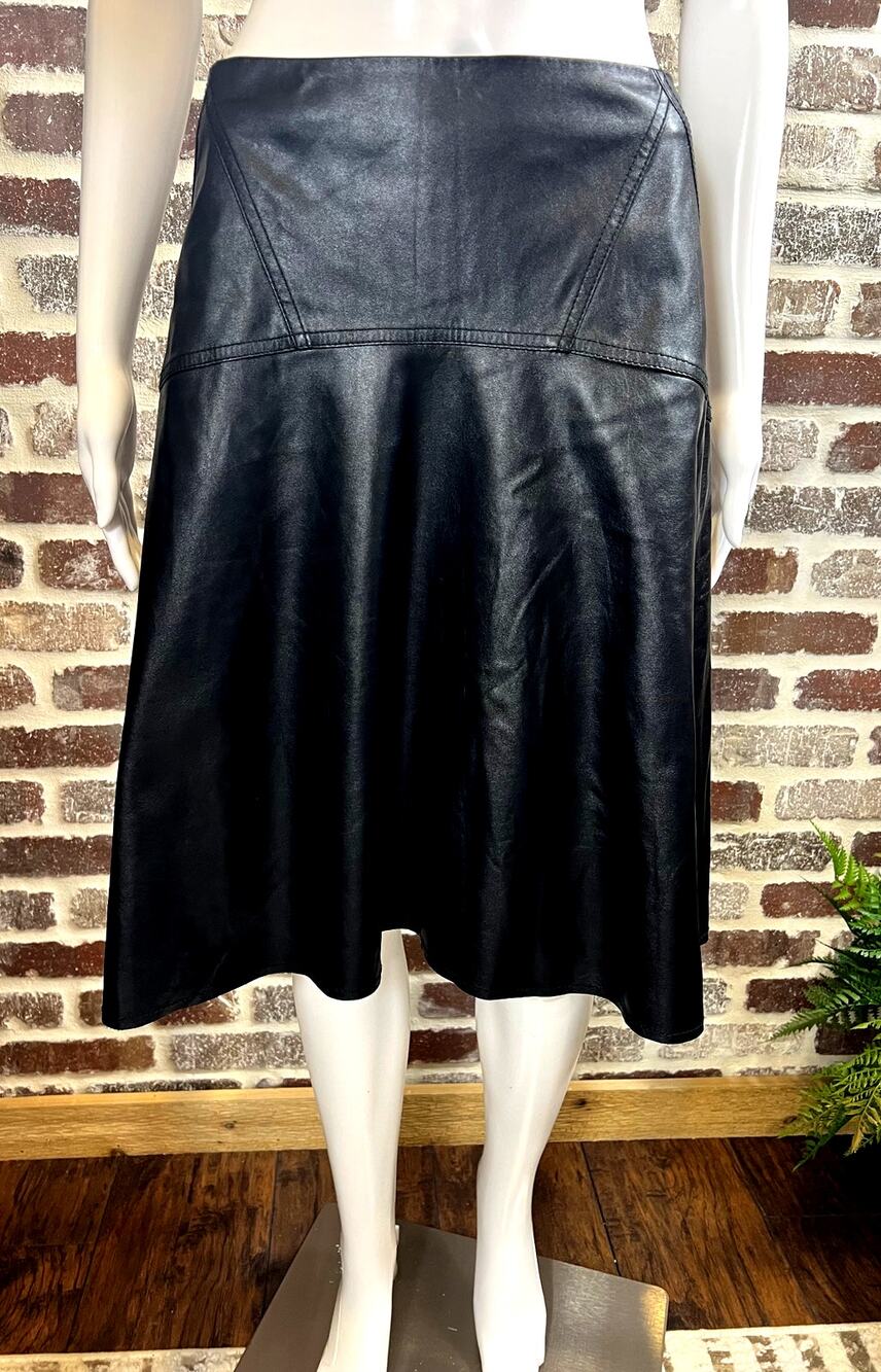 NWT BCBGMAXAZIA Camber Faux Leather High Waisted Flared A Line Back Zip Womens S